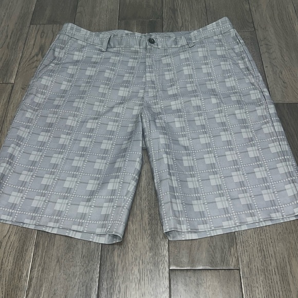 Men’s Adidas checkered/plaid golf shorts - Picture 1 of 6